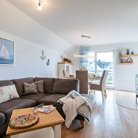 Holiday home Raeuberhoehle By Seeblick Ferien Oro, Kamin, Sauna