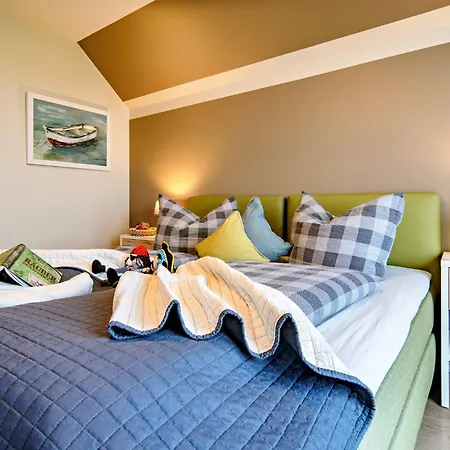 Holiday home Raeuberhoehle By Seeblick Ferien Oro, Kamin, Sauna Olpenitz